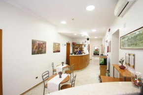 Отель Hotel Zara Napoli  Неаполь